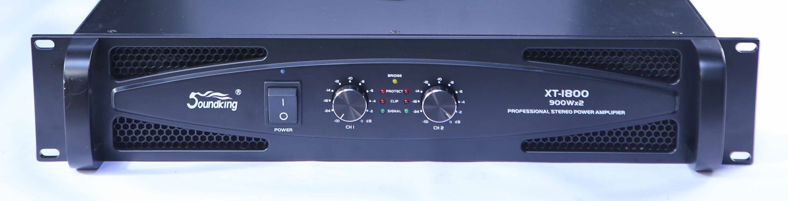 Bộ khuếch đại công suất Soundking XT-1800