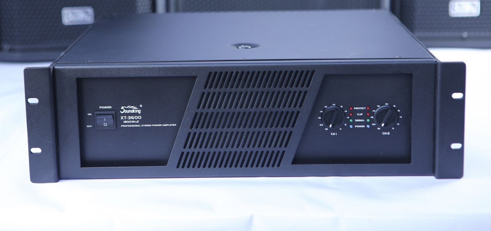 Bộ khuếch đại công suất Soundking XT-3600